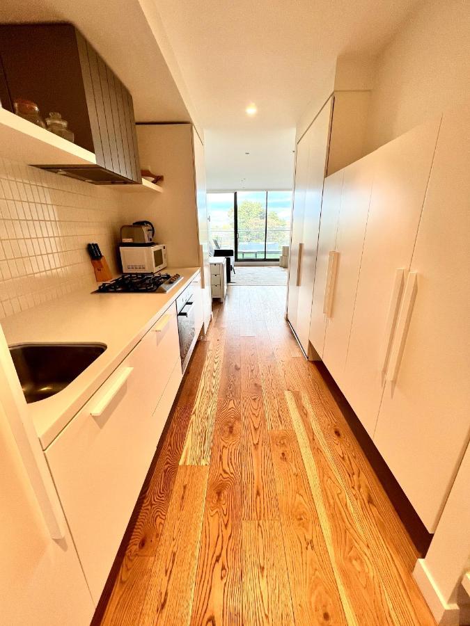 Readyset Apartments At Emerald Melbourne Exteriér fotografie